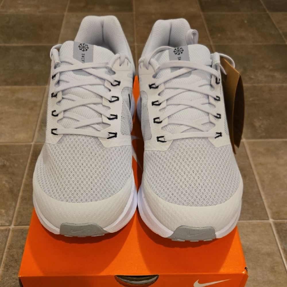 Nike Run Swift 3 Men's Light Gray Sneakers NIB